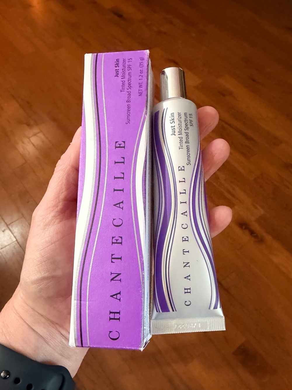 CHANTECAILLE Just Skin Tinted Moisturizer SPF 15- Aura - Fair with cool underton